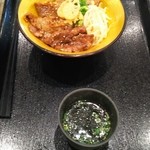 Yakiniku Toraji - 連れの焼肉丼
