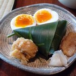 八寸（名物の玉子、鱧の南蛮？、棗の餅粉揚げ、笹寿司）
