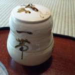 瓢箪、「一帯青松路迷わず」と書かれている。