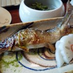 瓢亭 - じっくり焼かれた鮎、美味しい。