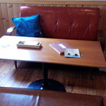 カフェ　ランプ - 奥にあるソファー席