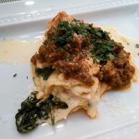 リストランテ ラ チャウ - ほうれん草とタマゴ・チーズのラザニア　牛肉のラグーソース