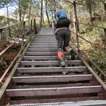 八丁ノ湯 - 階段を登る