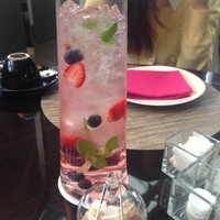 Lounge & Dining G - 2016年2月：アフタヌーンティのおしゃれすぎるお冷や。しかもめちゃ美味しいです。