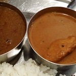 アンジュナ - ボクはマトンとチキンの辛口の2種にした。