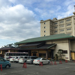 手前側だけリニューアルした感じ。