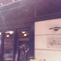 ブラッスリー エディブル - 店舗入り口。
