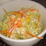 ワインと串揚げ こぱん - 突き出しはコールスロー。