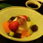 望洋樓 - デザートは福井銘菓羽二重もちをつかったあんみつ