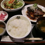 寅 - 鯖の味噌煮定食（８８０円）