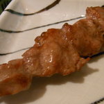 もつ焼き じんちゃん - ジュースィーなカシラ