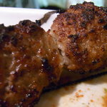 もつ焼き じんちゃん - 肉塊からたたいたツクネ