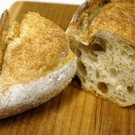 ロラソ - パン・アントワンヌ断面　368円