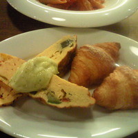 Trattoria VICINO - 週替わりランチのキッシュ・パン