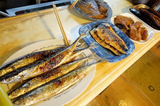 Oosakaya Shokudou - お魚を選びます