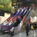 Air Macau CIP Lounge - 搭乗口の上の階にラウンジやレストランがあります。