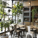 Kaka'ako Dining & Cafe 