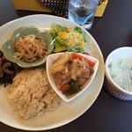 小鳥遊食堂 - 今日のごはんプレート
            800円(税込)