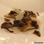 カーサ・デル・チーボ - 粗挽きの猪肉に脇役のチーズクリスプが良き役回り