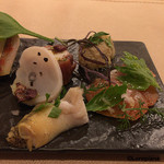 カーサ・デル・チーボ - アンティパストミスト
      (giusta)つぶ貝の真空調理に柳蛸は2種類の調理法、鱈のペーストに桜鱒のマリネ