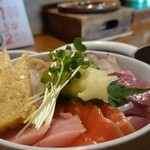 奈加野 - 海鮮丼900円
