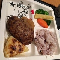 室 - ハンバーグプレート