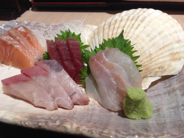 Sashimi to Sushi Uoya Ichcho Shinjuku Sankocho Ten