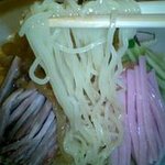 新荘園 - 五目冷やし中華の麺