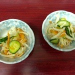 元祖 地獄らーめん - サービスの酢の物です。