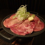 オシノビ - 牛タン葱バター焼き(918円)