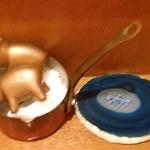 ル・コションドール・キタノ - 内観：店名はフランス語で『金の豚』可愛い豚さんが店内のあらゆるトコロに