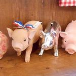 ル・コションドール・キタノ - 内観：店名はフランス語で『金の豚』可愛い豚さんが店内のあらゆるトコロに