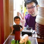 オーナーシェフ「北野雅之さん」とそっくりなお人形と豚さん（許可頂いています）