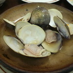 サッポロビアレストラン９１０ - あさりの酒蒸し