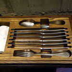 RAW - 引出しから食器が！