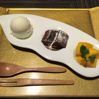 鉄板焼 摩天楼 東京スカイツリー・ソラマチ店 - デザート（塩バニラのアイスクリーム・ブラウニー・完熟マンゴー）［11／12品］