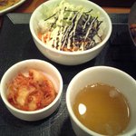 シジャン - 鮭ご飯、スープ、キムチ