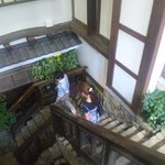 Y嬢がご案内！階段を下っていきます