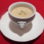 ル・コションドール・キタノ - スープ：泉州産白ねぎと新キャベツと自家製ベーコンのスープ