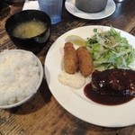 ちょこっとマルシェ - 「ハンバーグ＆カキフライランチ」（９００円込み）（２０１６年３月）