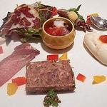 前菜盛合せ：自家製と地元産の美しさと美味しさ