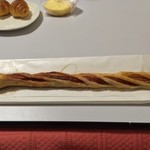 粉とクリーム - 本日のポンイツ。30cmを超える長〜いウインナー棒！  自宅にて