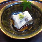 小豆入りの胡麻豆腐。