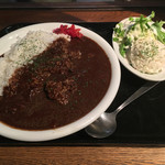 Bistro 十番スタンド - カレーと追加のサラダ(150円)