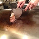 鉄板焼さくら - 僕らの豚肉を焼いてくれているもんだと思ったら、あら勘違い（笑）