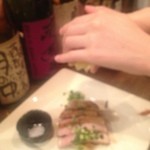 鉄板焼さくら - 絞る美女！　ピンボケ（笑）