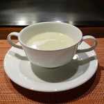 TEPPAN DINING KAMIYA - 新玉ねぎのスープは美味しかった