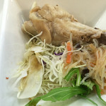 チェリー ブロッサム - サラダ。チキンはホロホロ。