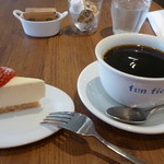 ファンフィールド - コーヒー＆チーズケーキ