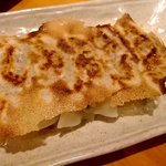 大阪産料理 空 - 犬鳴豚の焼き餃子は当店オリジナル。